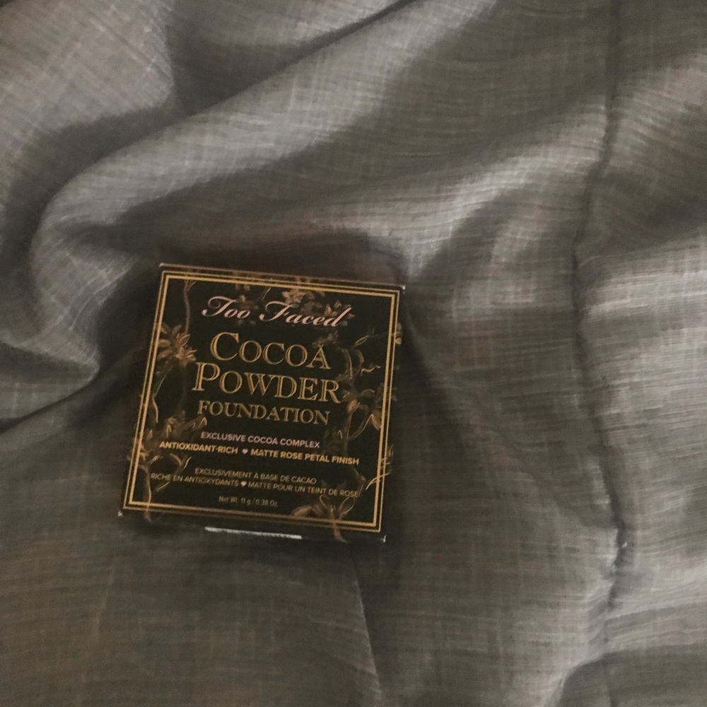 Pressed powder for setting under eyes & face